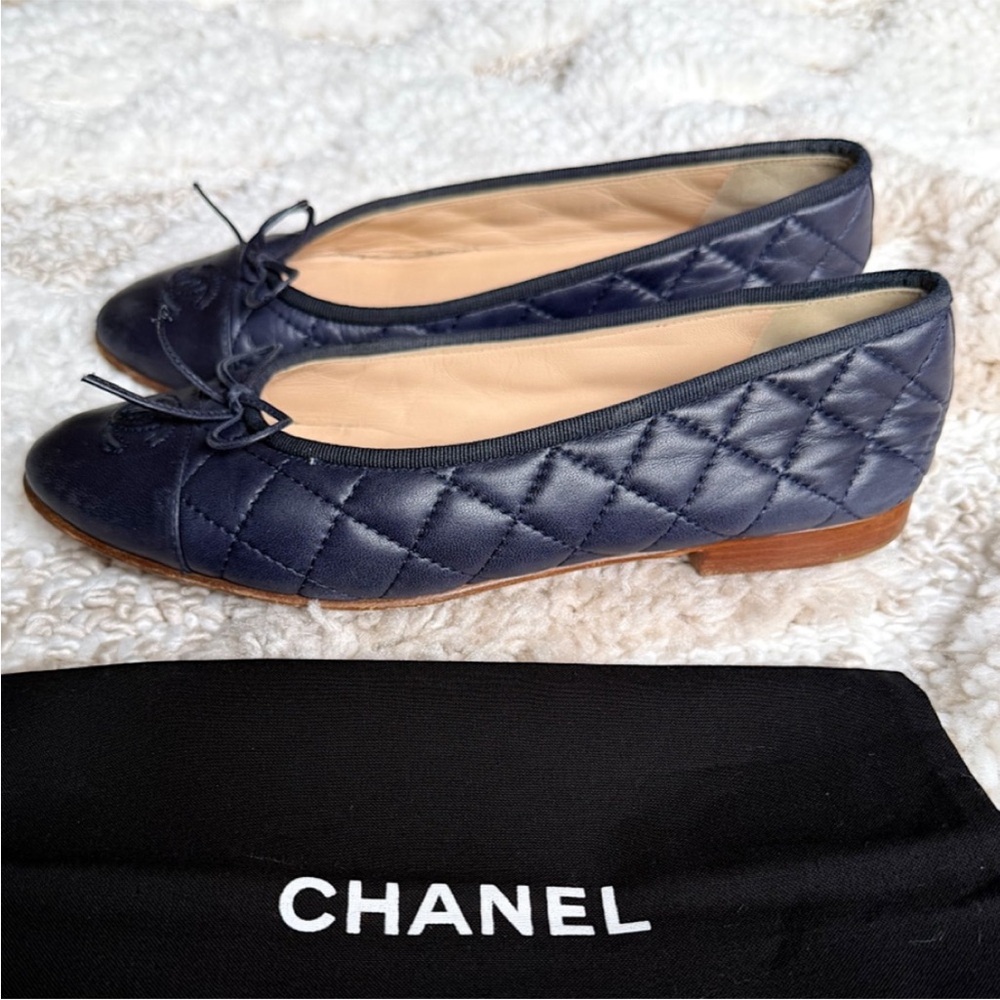 Chanel quilted leather navy bow cap toe CC ballet flats 38 G 26250 - Picture 11 of 14